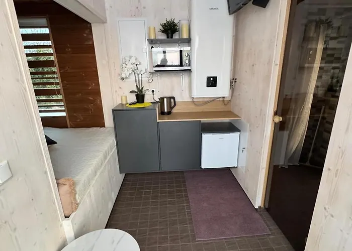 Estberg Glasshouse With Sauna * Tartu