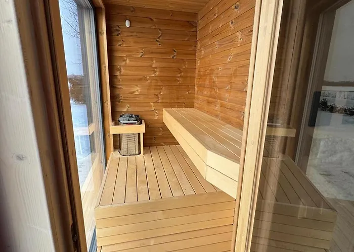 Estberg Glasshouse With Sauna